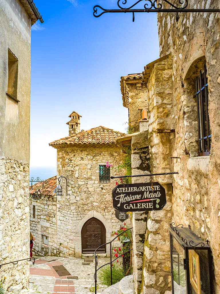 Riviera Shore Excursions - Rue du village d'Eze