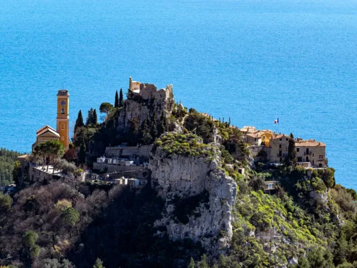 Vue aérienne du village d'Eze